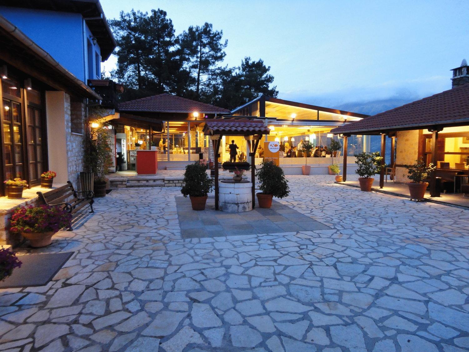 Frontzu Politia Hotel Ioannina Buitenkant foto